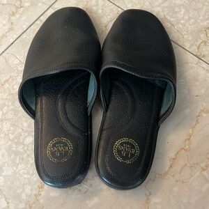 L.L. Bean Black Men’s Leather Slippers Size 12